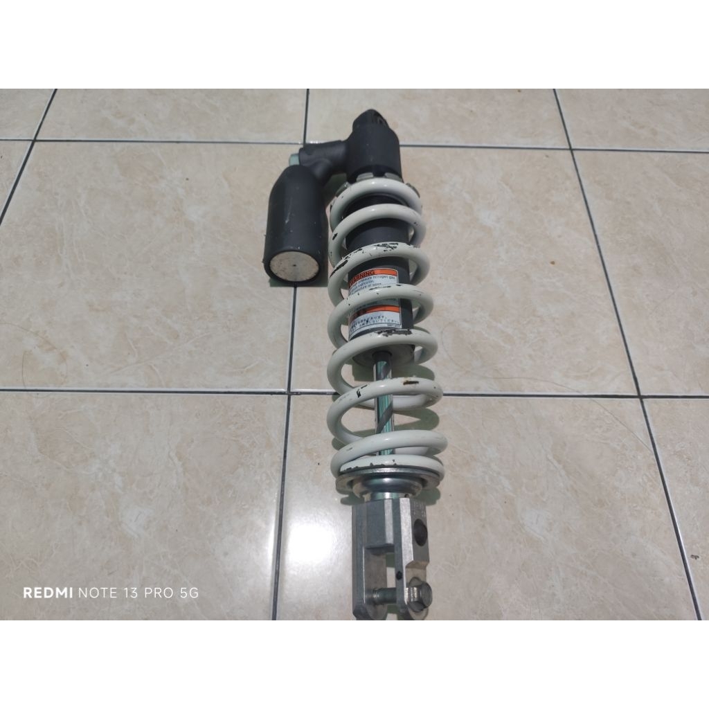 monoshock shock belakang klx 250