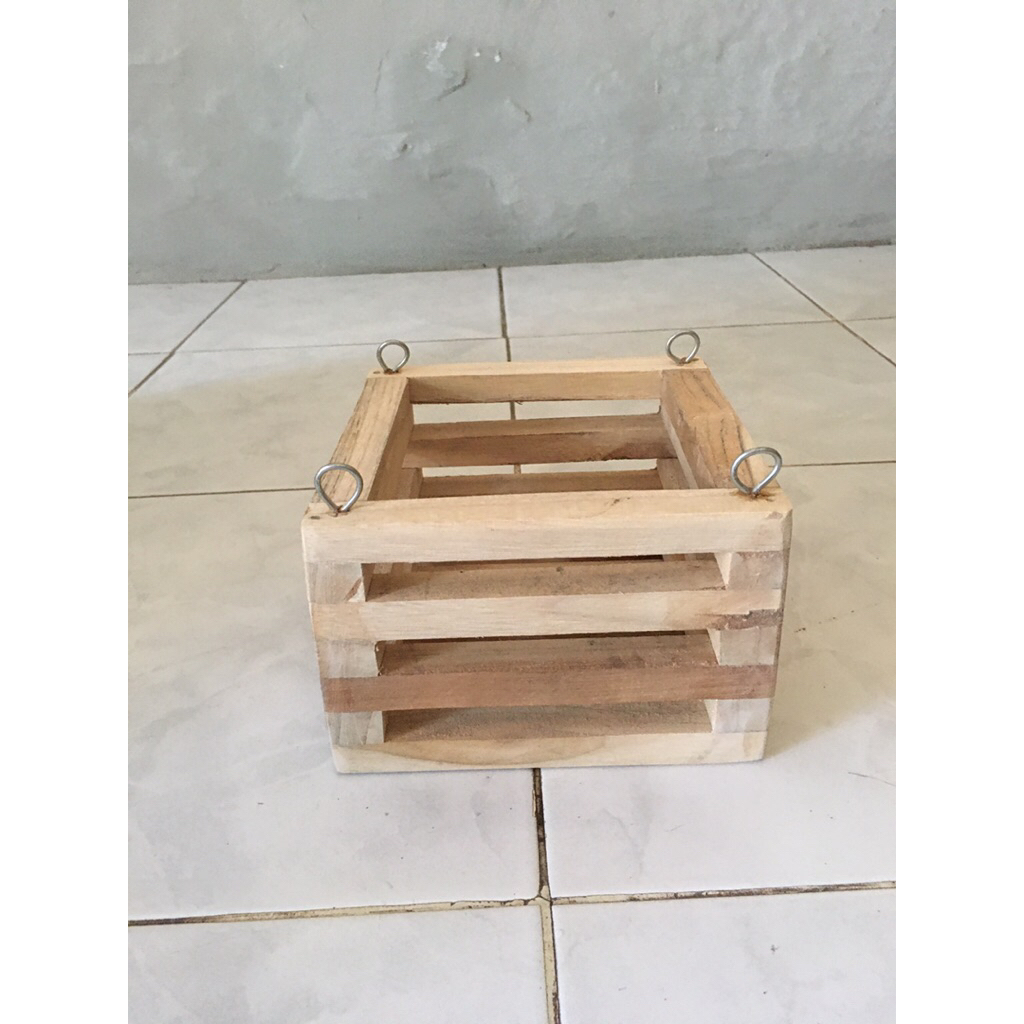 POT GANTUNG| POT ANGGREK| POT KAYU ANGGREK| POT ANGGREK GANTUNG| POT KAYU| POT KAYU JATI| KOTAK BUNG