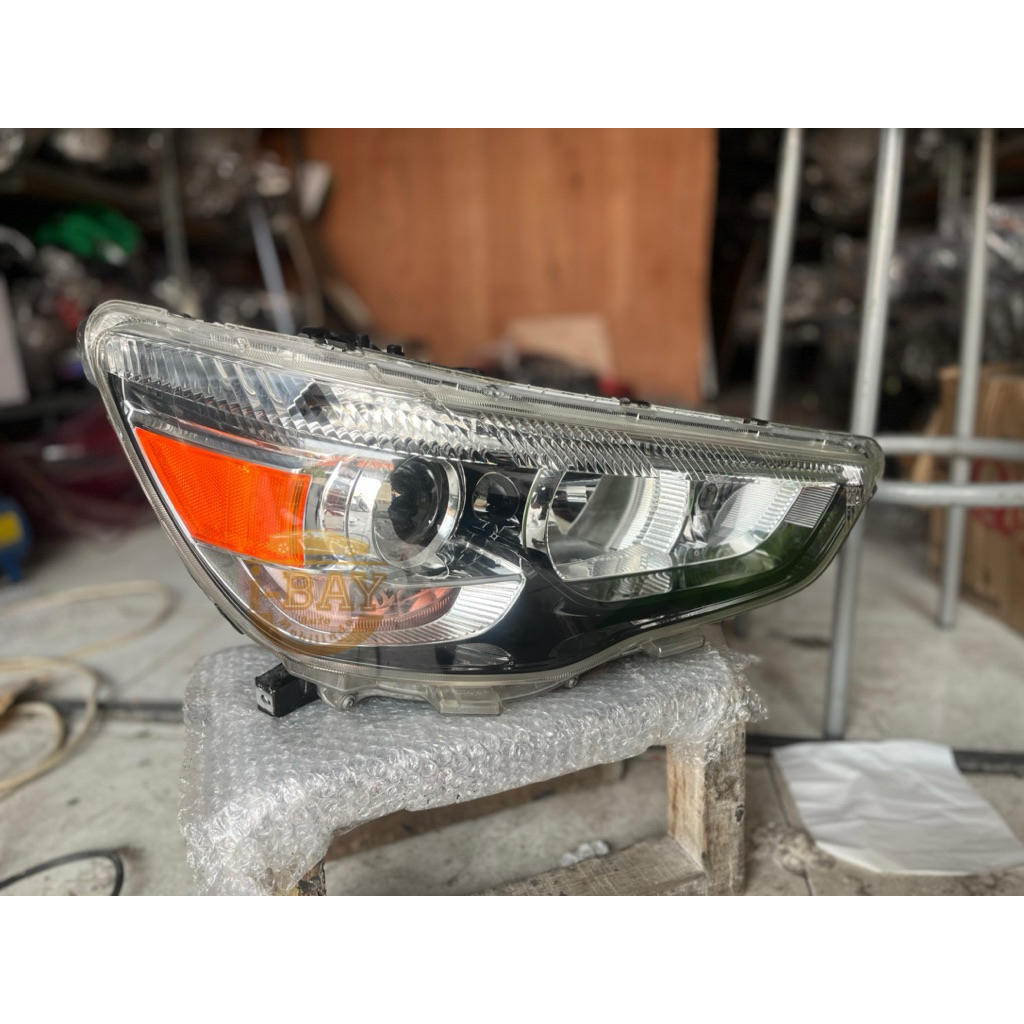 Headlamp Lampu Depan Mitsubishi Outlander HID Outlander PX Original