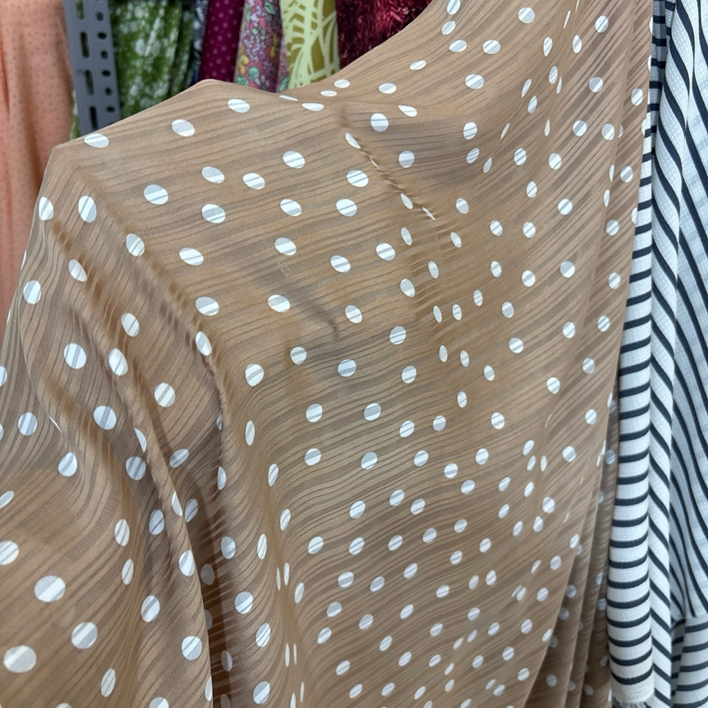 Kain Sifon Silk Motif Polkadot – Bahan Lembut, Jatuh & Adem untuk Gamis/Blouse