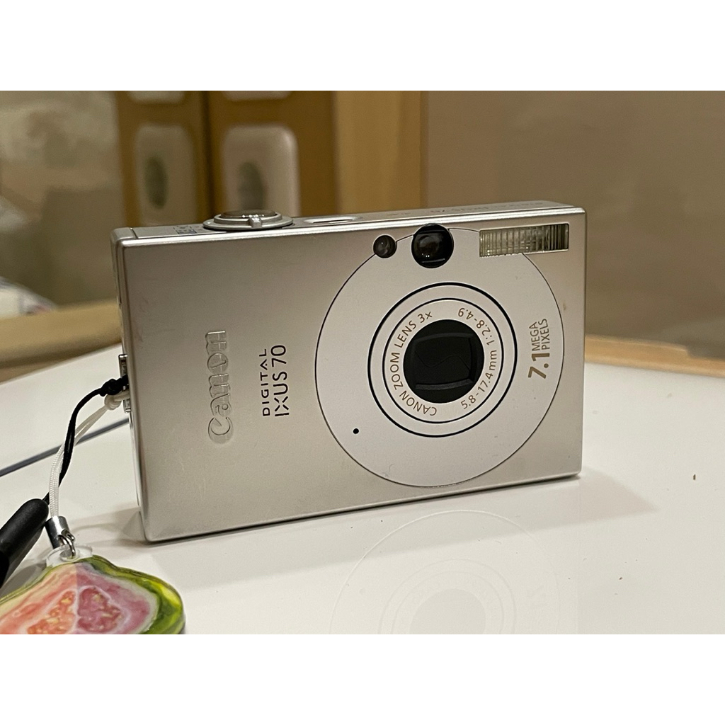 canon ixus 70