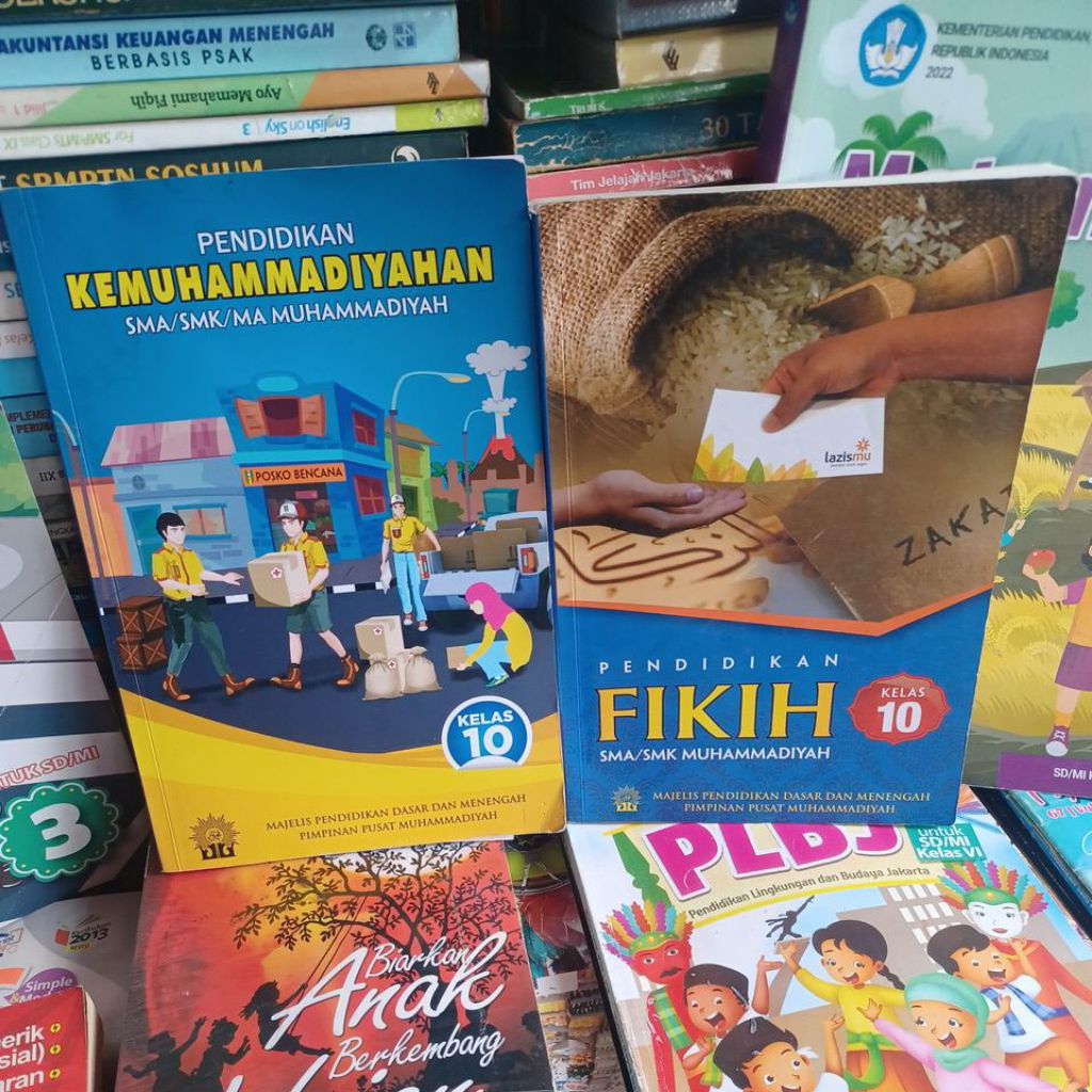 Kemuhammadiyahan Fiqih Untuk SMA/SMK Kelas X Penerbit Muhammadiyah