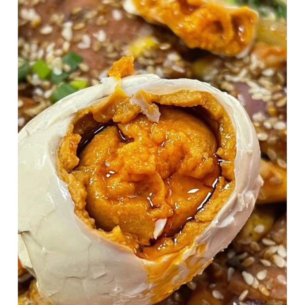 Telor asin bebek gurih berminyak
