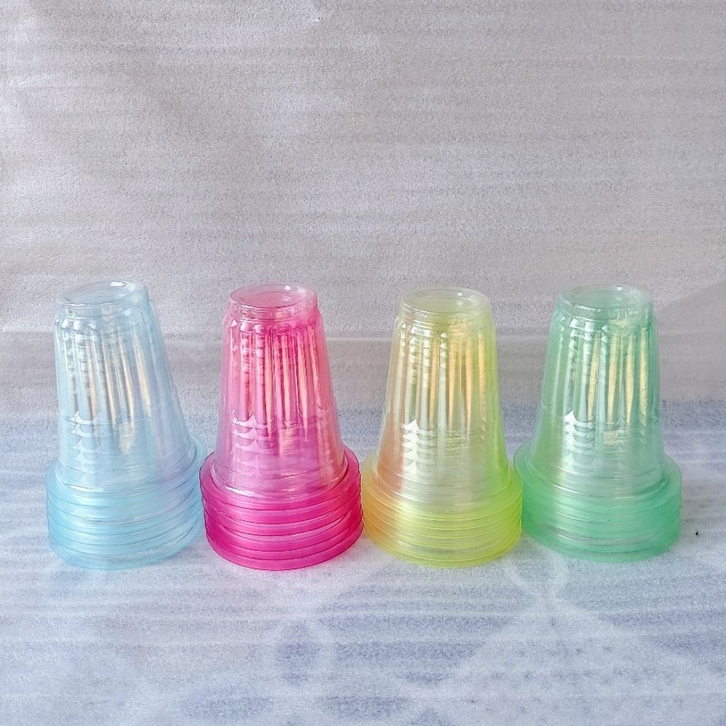 Gelas Plastik Warna Warni