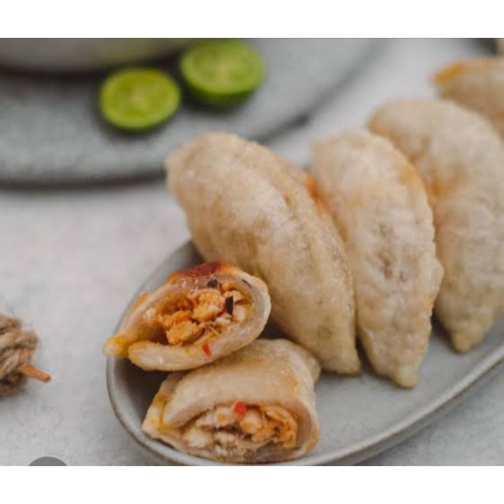 

cireng ayam suwir harga cuma 5k isi 5pcs