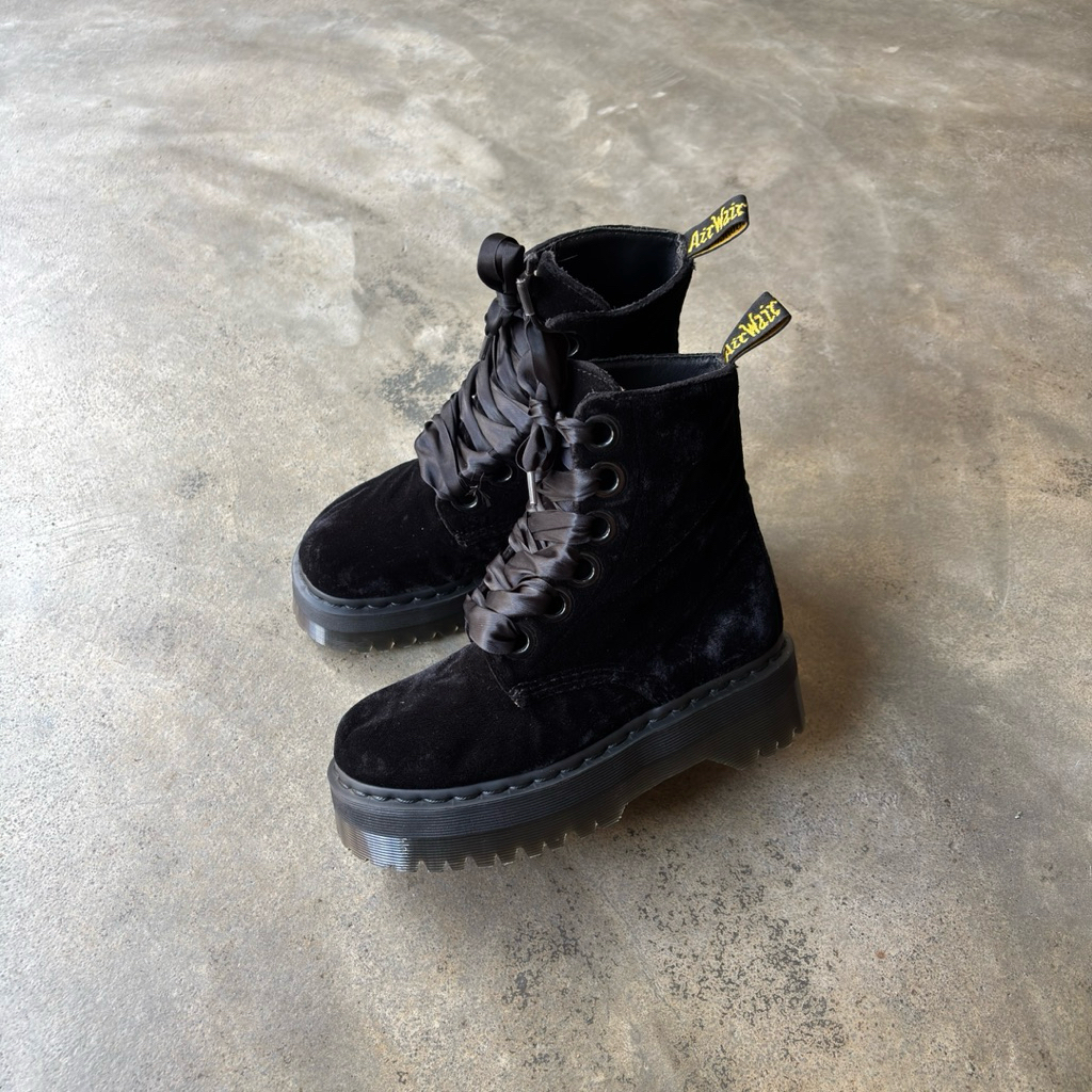 DR. MARTENS MOLLY 6 HOLE 36