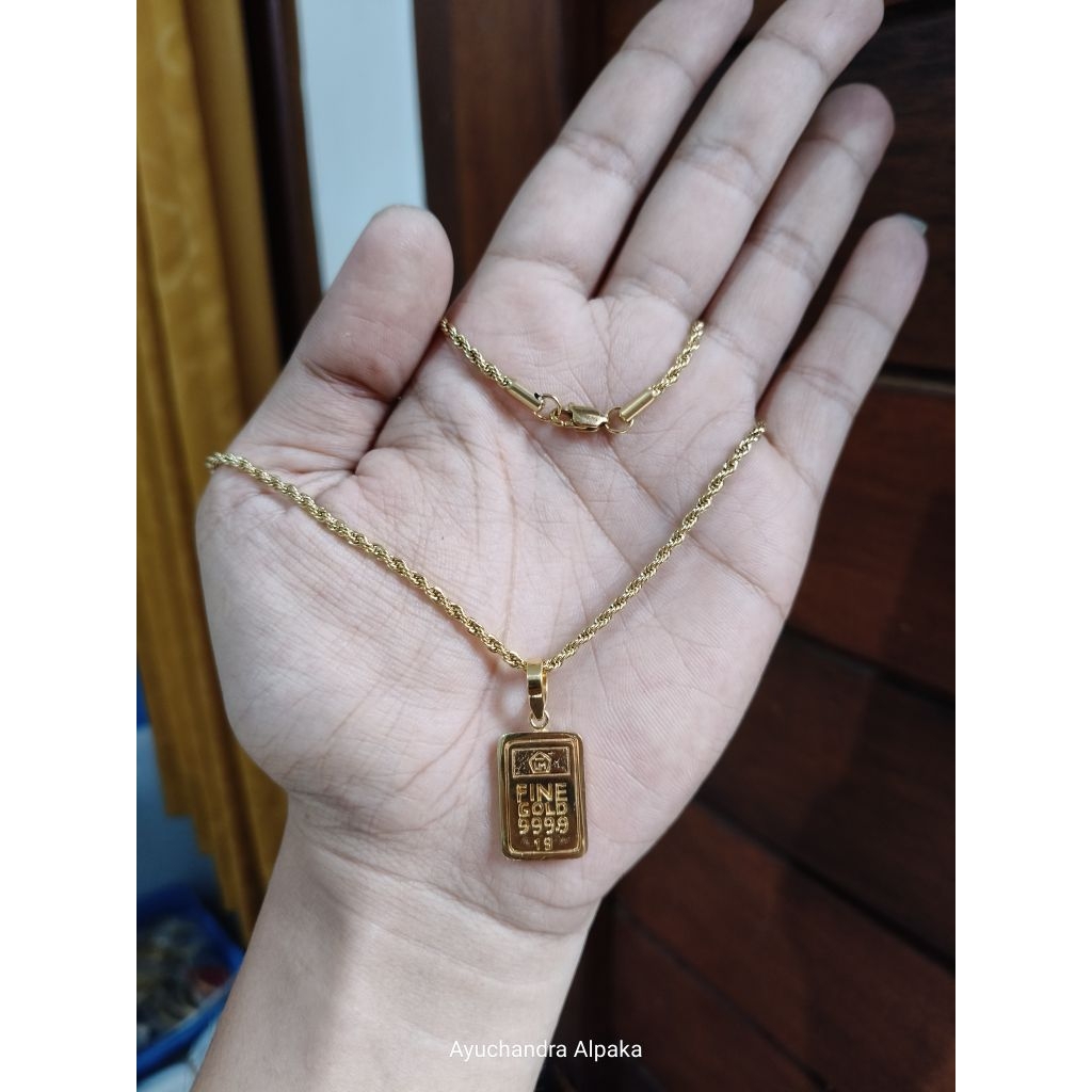 kalung titanium dengan liontin antham kecil
