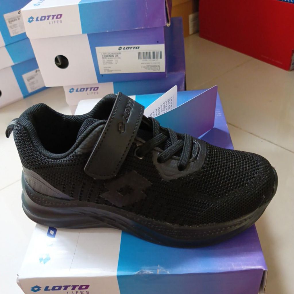 Sepatu sekolah anak Lotto
