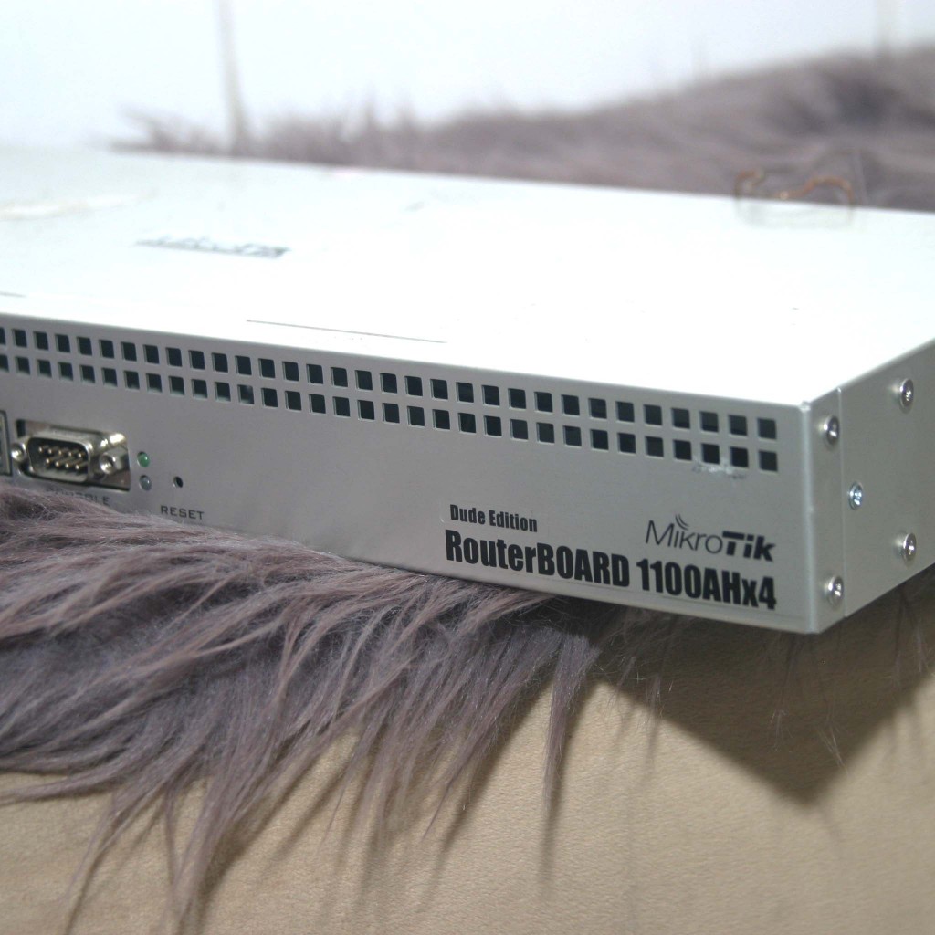 Mikrotik Rb1200 dan rb1100 X4 Dude Edition