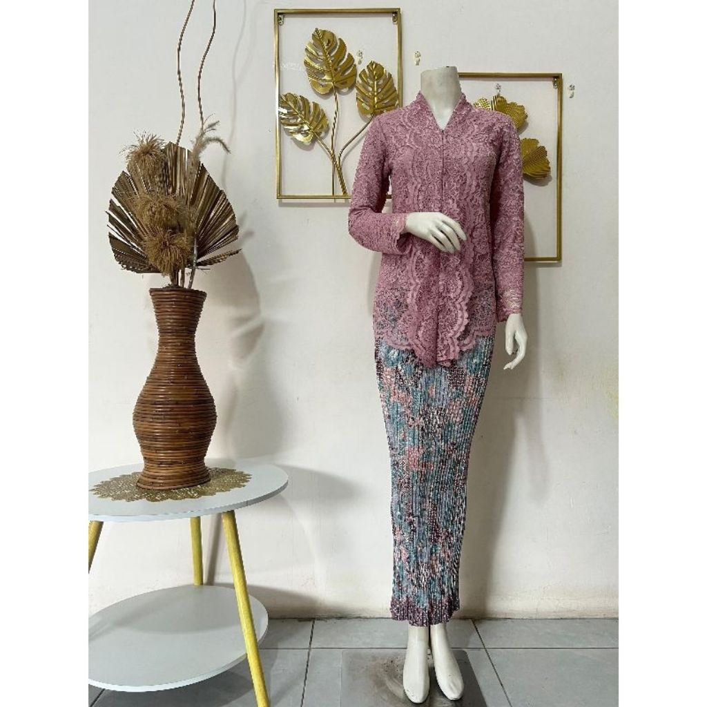 ATASAN ENCIM//KEBAYA KARTINI PENDEK//KEBAYA SIMPEL//KEBAYA MODERN//KEBAYA SERAGAM//KEBAYA WISUDA