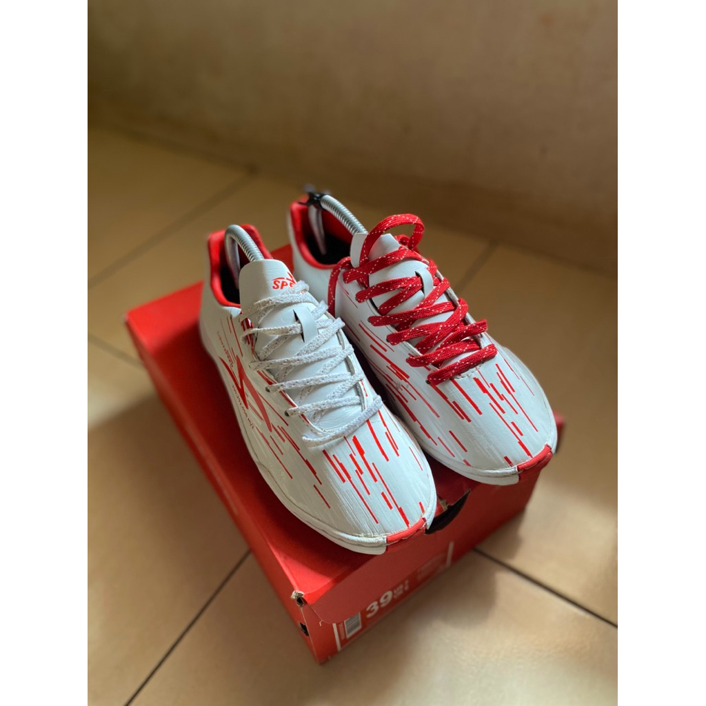 sepatu futsal ls reborn