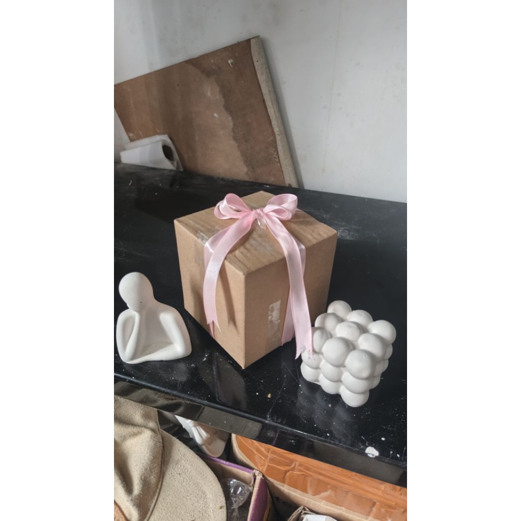 

tambahan kardus hias buat souvenirdan lilin