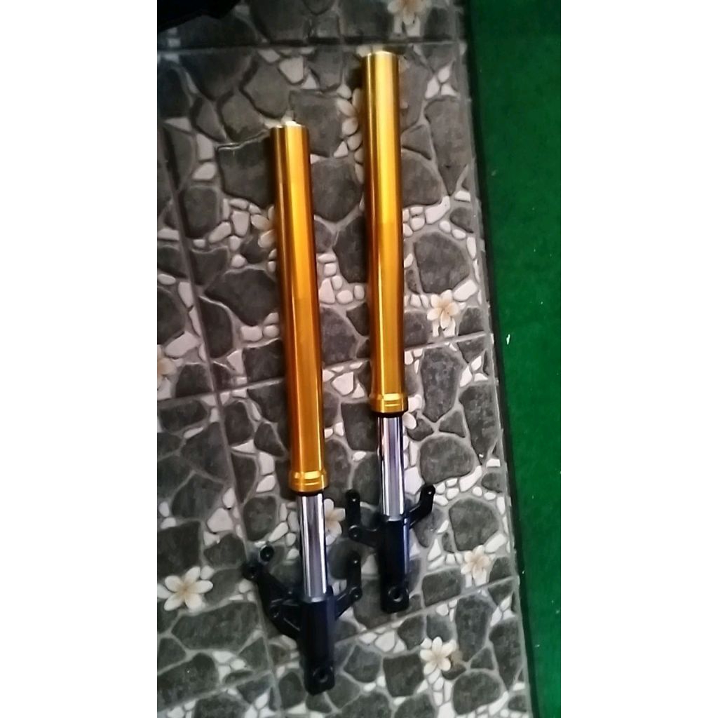 Shock USD Batangan kanan kiri Yamaha R15V3 R15V4 XSR MT15 Xabre original Copotan
