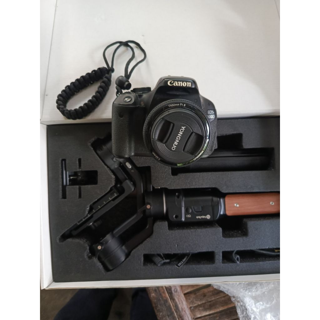CANON EOS 600D
