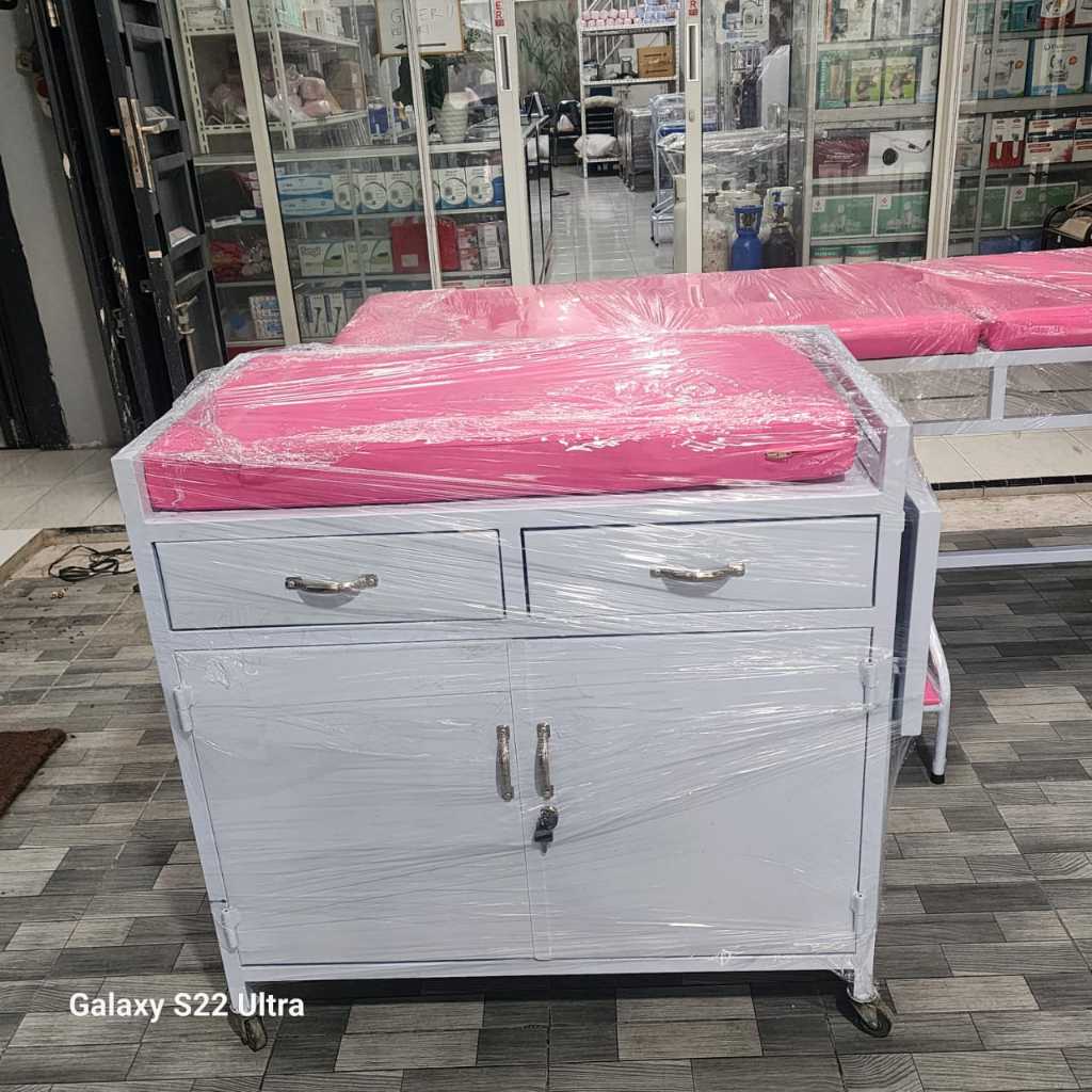 MEJA RESUSITASI + LAMPU PERIKSA BAYI