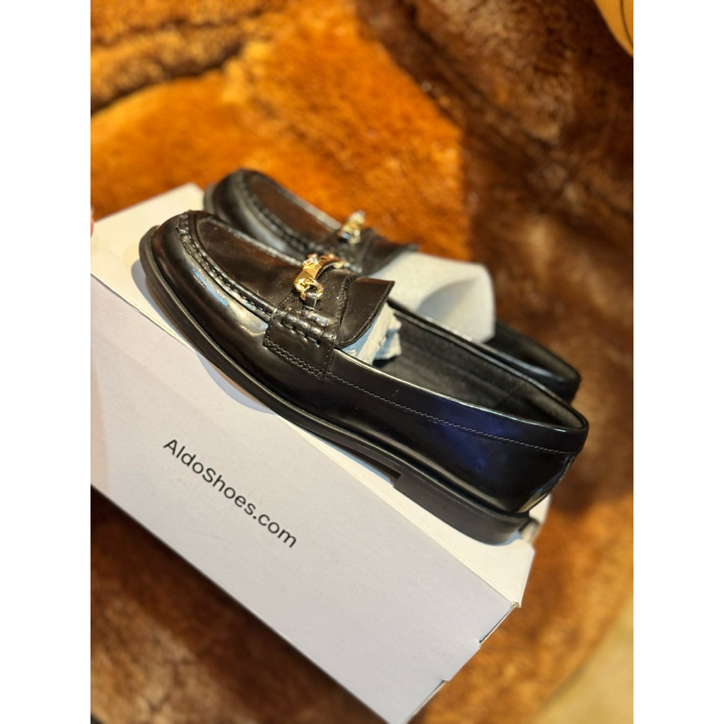 Sepatu wanita hitam Aldo