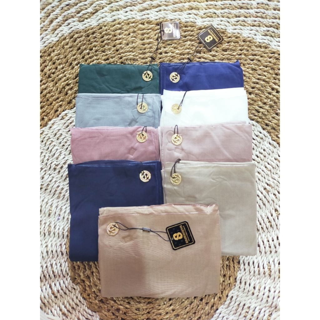 PARIS UMAMA SCARF PROMO