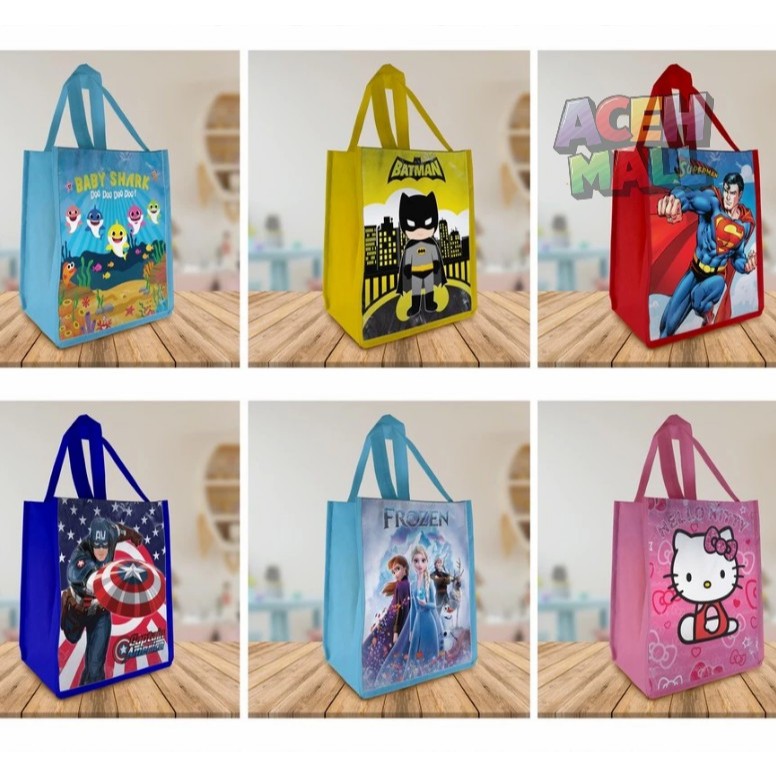 

Tas Ultah Viral Anak Ready Stok – Bahan Spunbond Tebal 50gsm + Gambar Vinyl