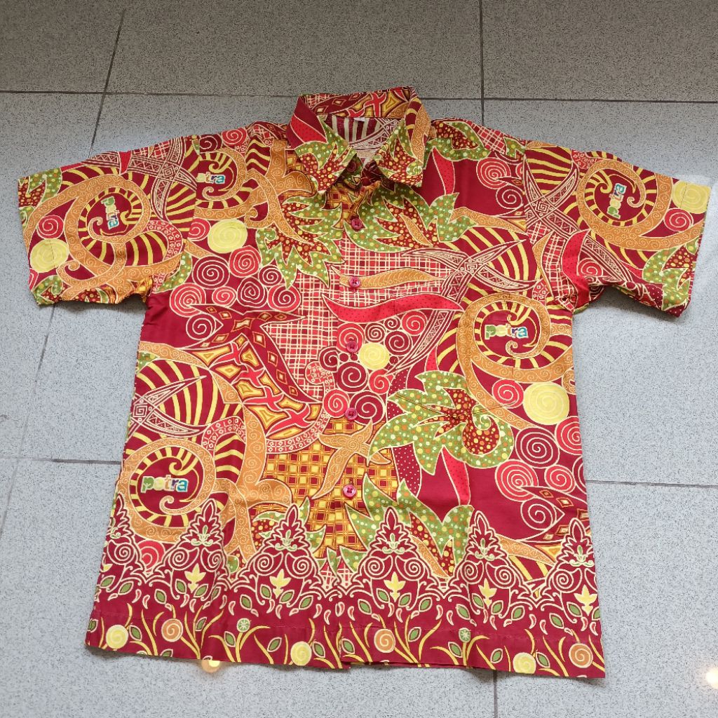 Atasan kemeja seragam batik sekolah SD Petra unisex laki perempuan size 7 PRELOVED