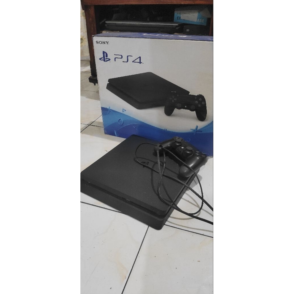 Ps4 slim 1 TB full game