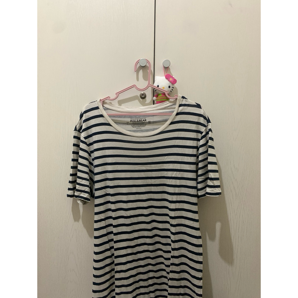 (Preloved) Kaos Pull&Bear — @vsylla_