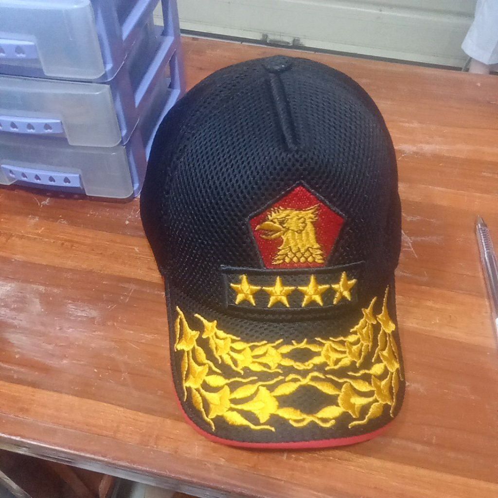 topi jaring Gerindra bintang 4