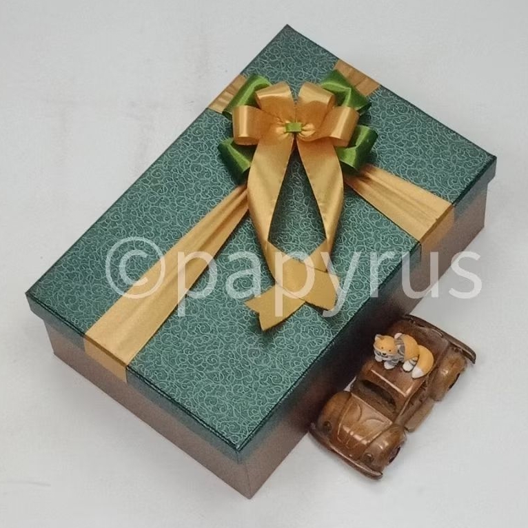 

PAPYRUS Kombinasi 20x30 Tinggi 10cm Kotak Kado Gift Box Hadiah V2
