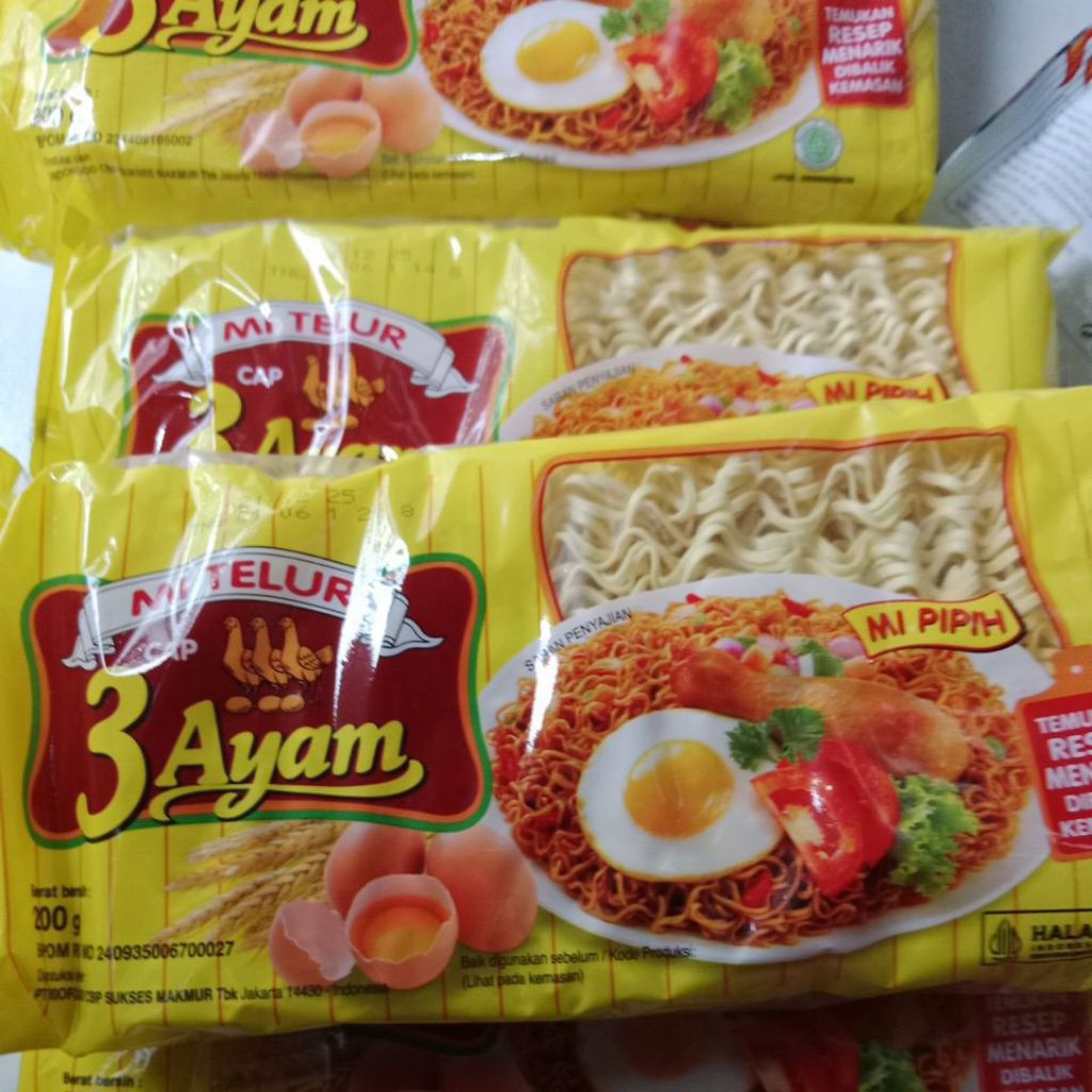 

mie telur 3 ayam 200gr