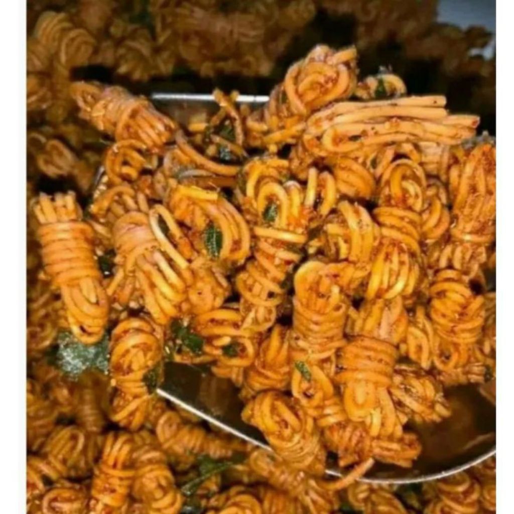 

MIE GULUNG PEDAS DAUN JERUK CEMILAN RINGAN ENAK /500gr