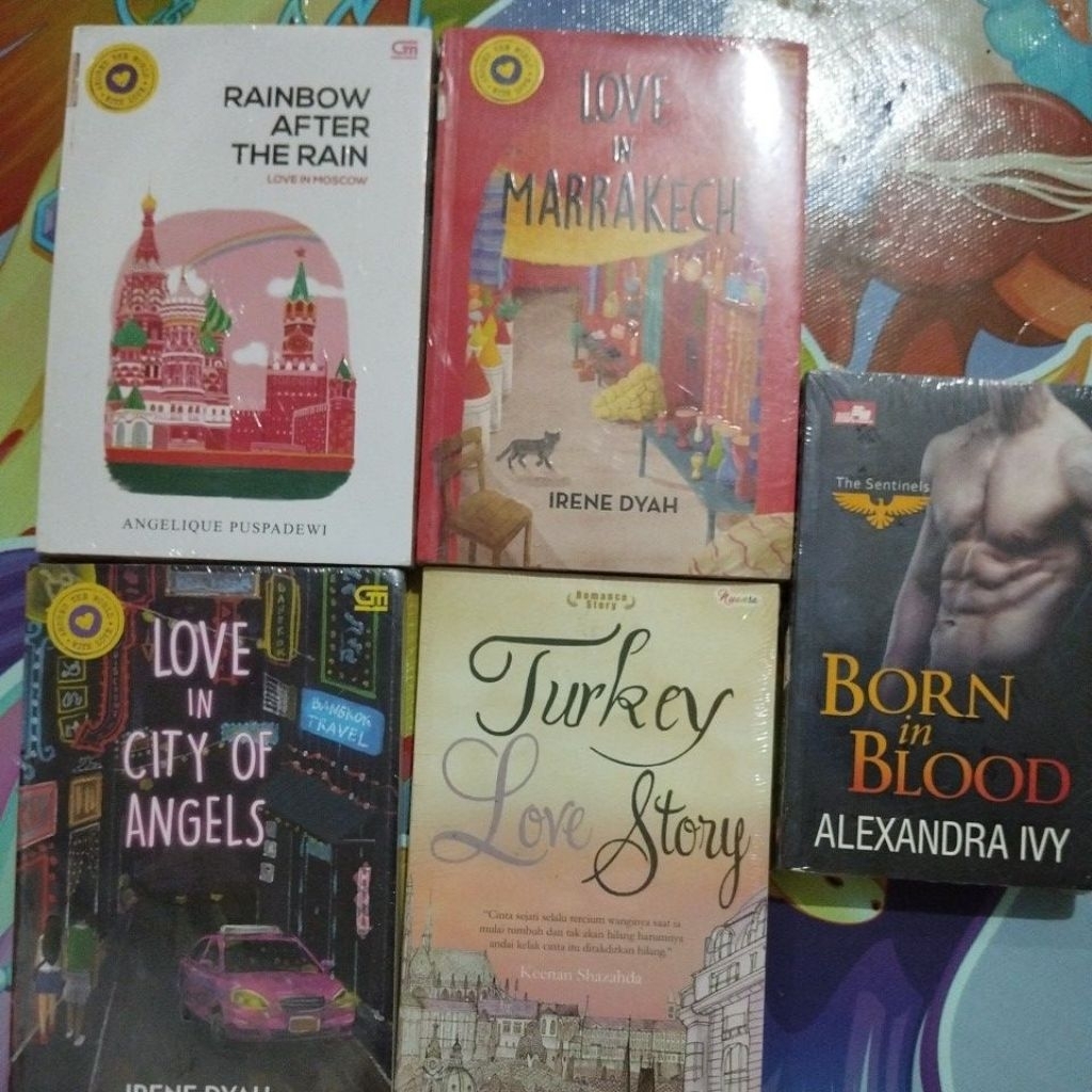 Novel segel Original Around the World With Love