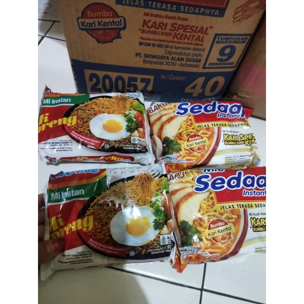 

paket indomie dan sedaap kari isi 5