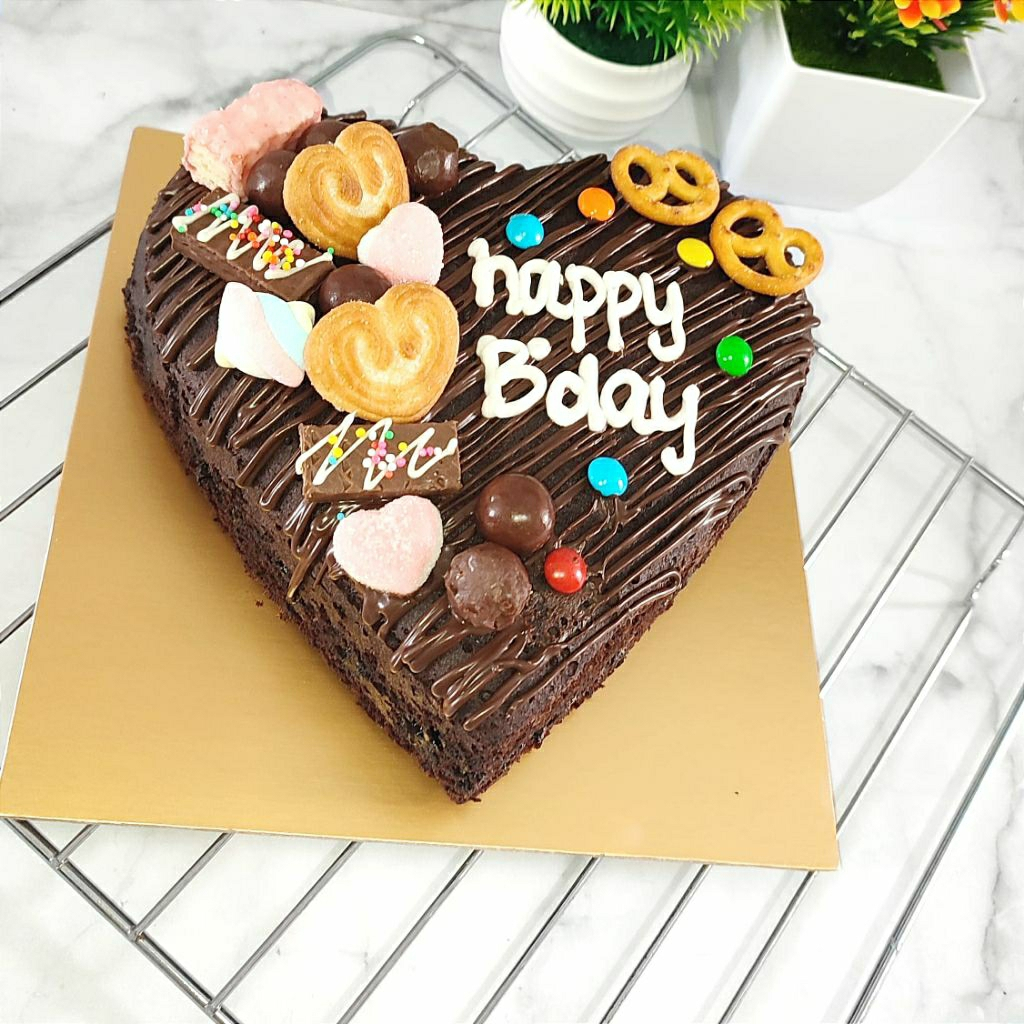 

KUE TART ULANG TAHUN HATI LOVE 18CM BROWNIES KUKUS KUE ULTAH HBD HAPPY BDAY ANNIVERSARY BIRTHDAY CAKE