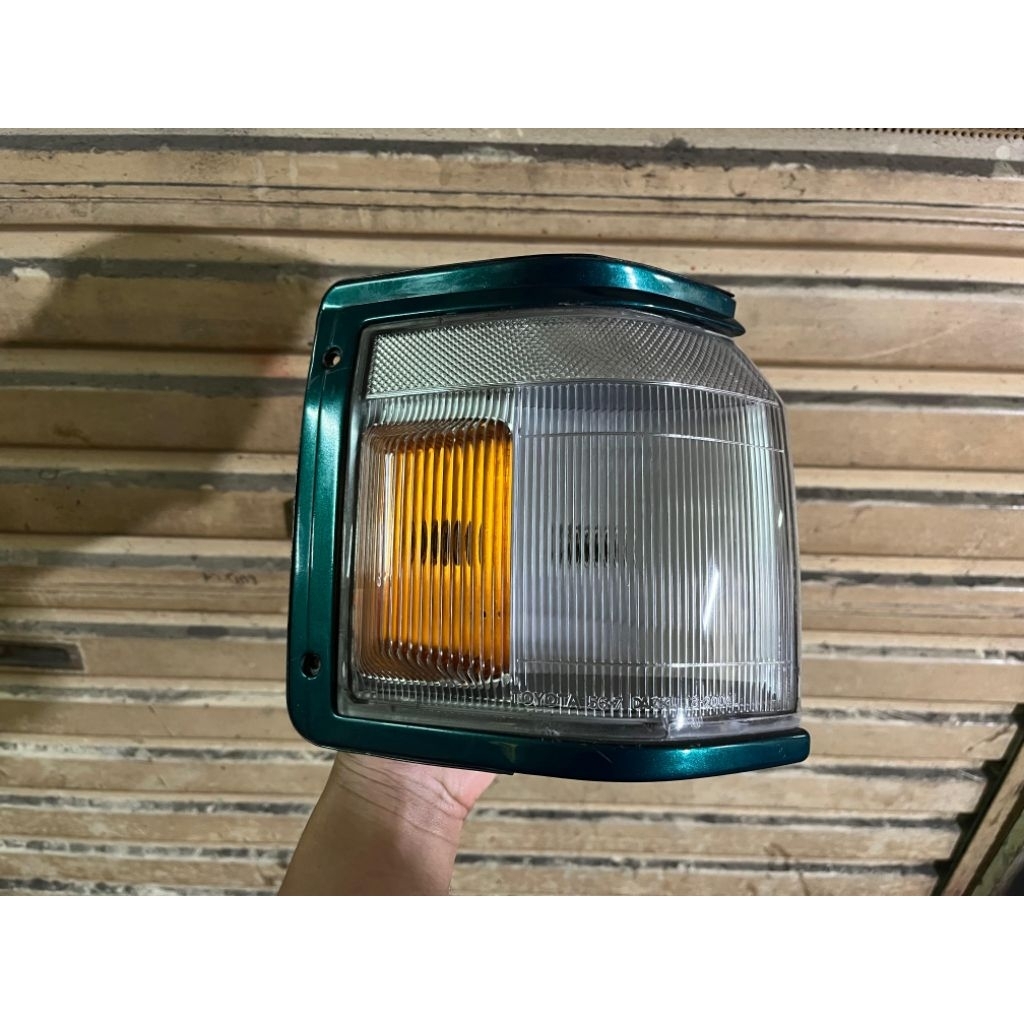 Lampu sein sen depan toyota kijang grand extra original