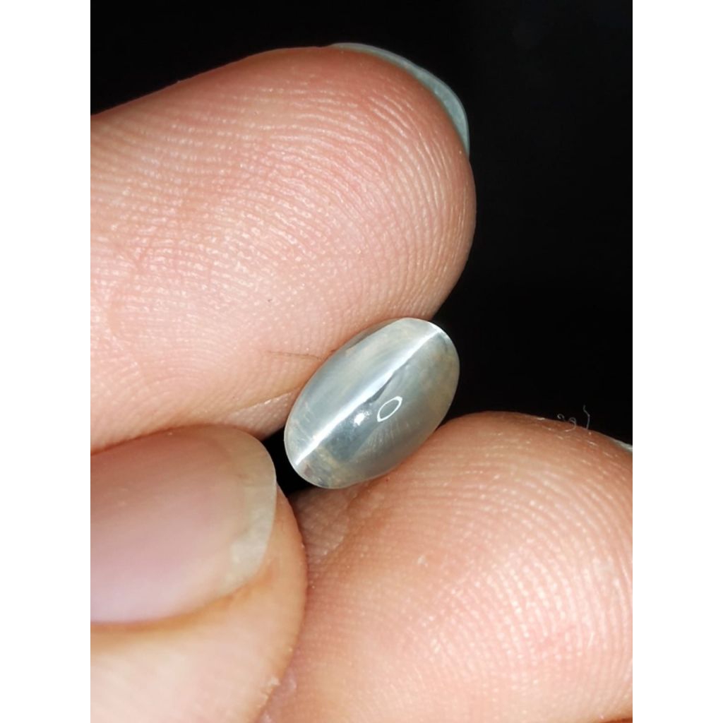 Natural Silimanite Cat Eye Srilanka 8.2 x 5 x 4.5 mm 1.75 Cts Oval cabochon kode 39