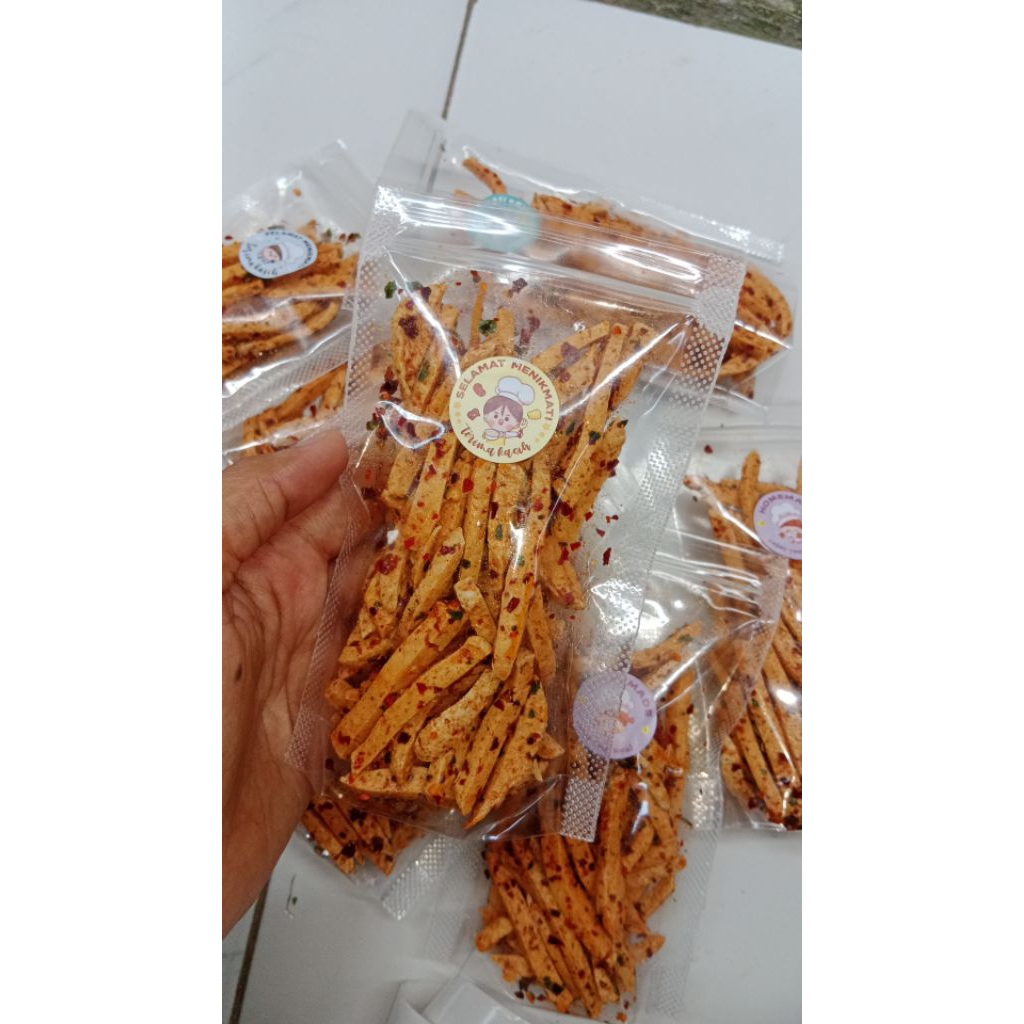 

Basreng berat (50gr) pedas daun jeruk dan ori daun jeruk