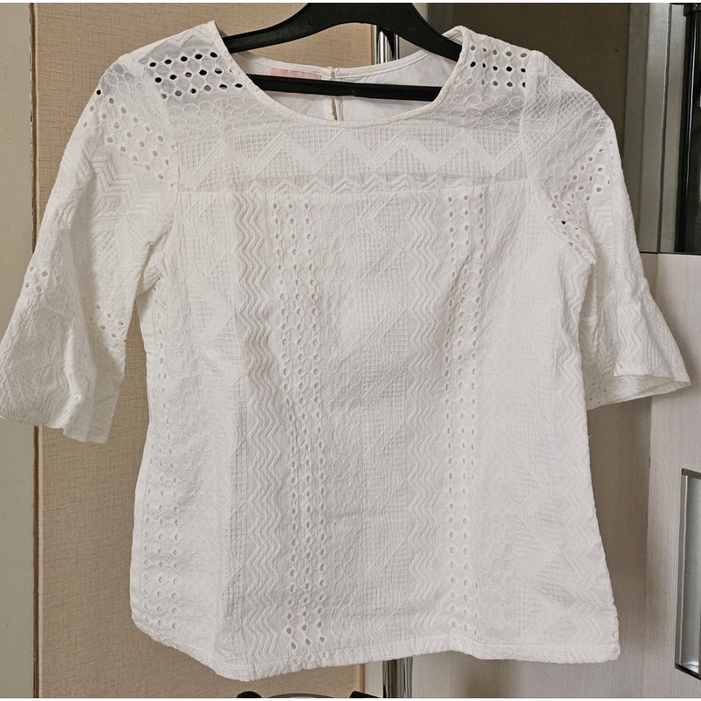 Atasan top putih karoro (PRELOVED/BEKAS)