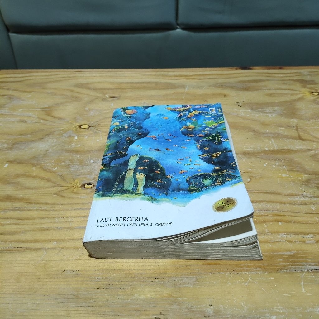 Novel Laut Bercerita Bekas