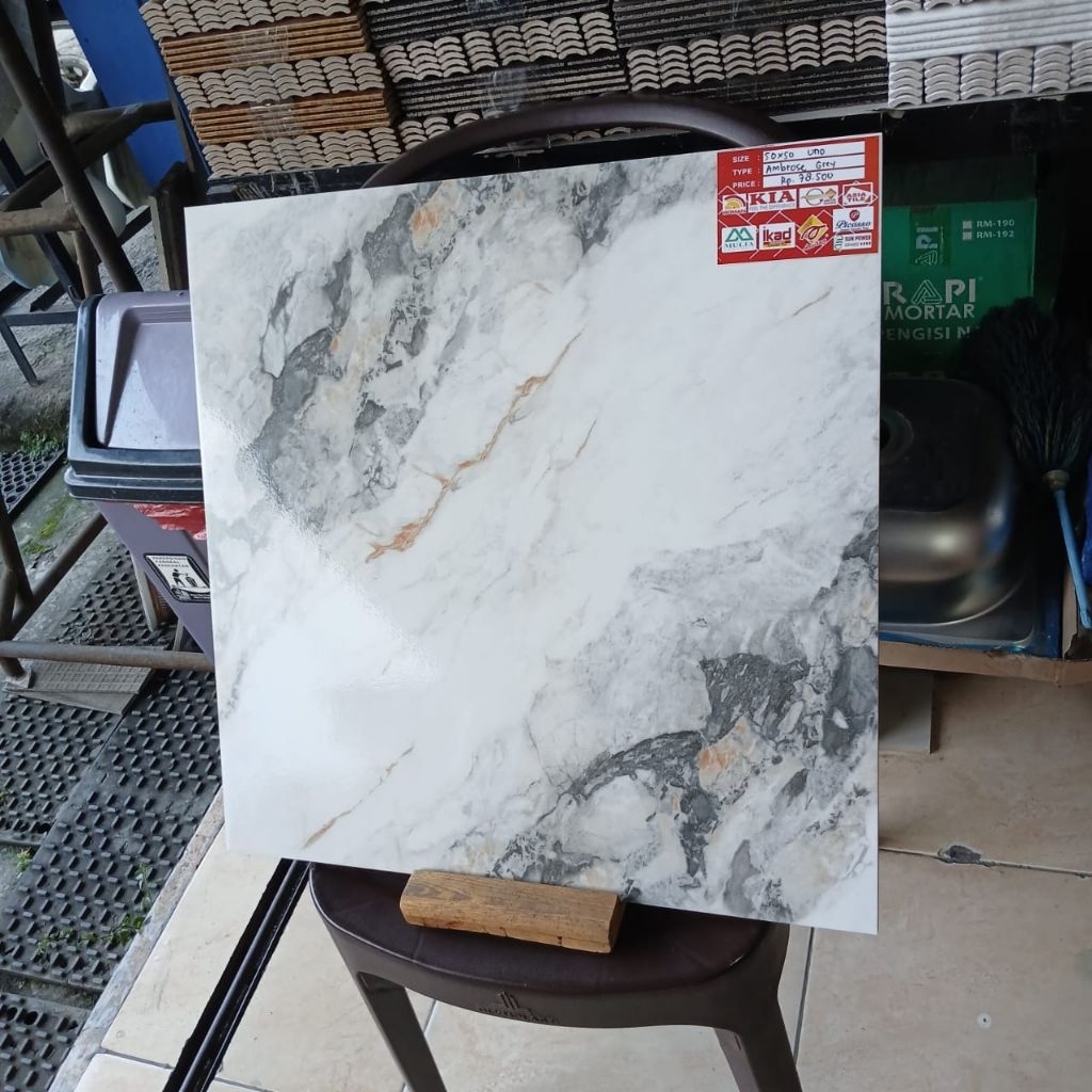 keramik lantai 50x50.Ambrose Grey/UNO