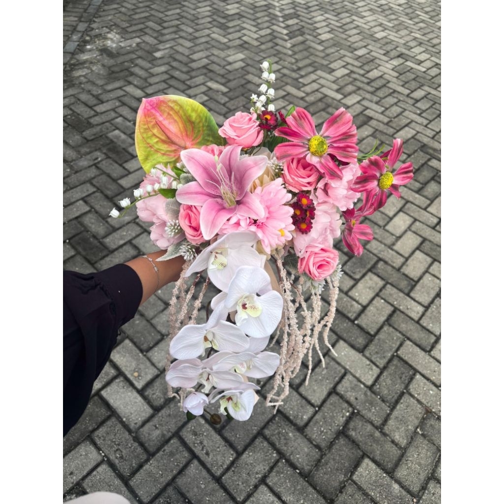 (Hand Bouquet Alisha) Hand bouquet, bunga tangan, bunga nikah, bunga artificial, bunga juntai, bunga