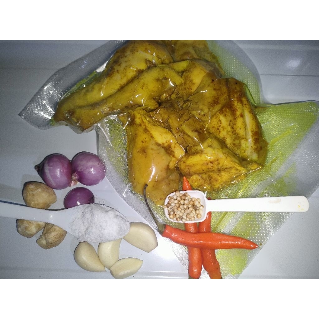 

ayam ungkep bumbu kuning isi 5-6