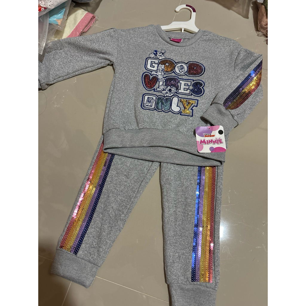 Disney juniors set sweater abu sequin good vibes anak 3 tahun