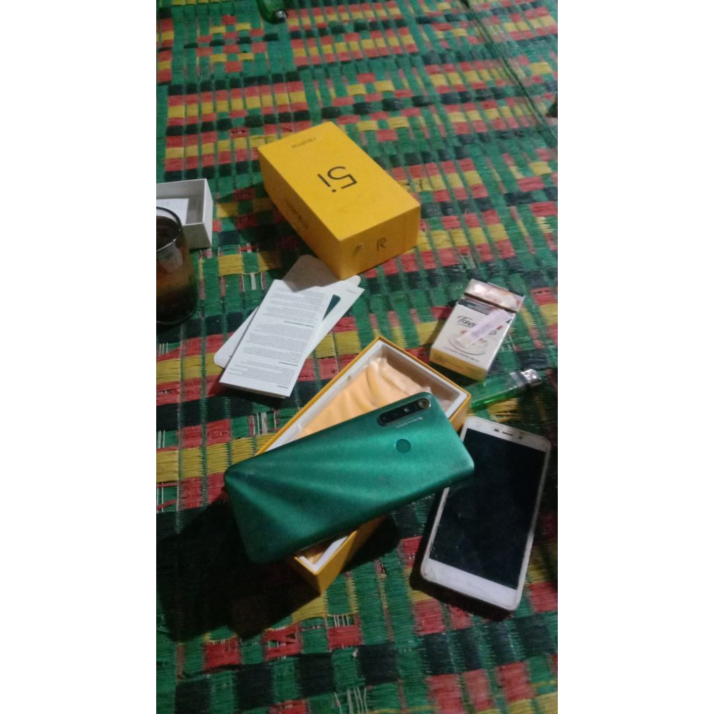 Realmi 5i