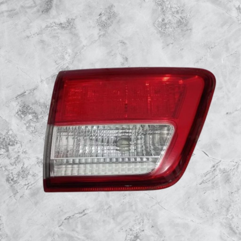 reflektor lampu bagasi Fortuner 2010 original