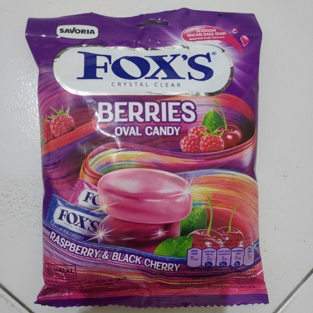 

satu bungkus permen fox's berries kemasan 125g
