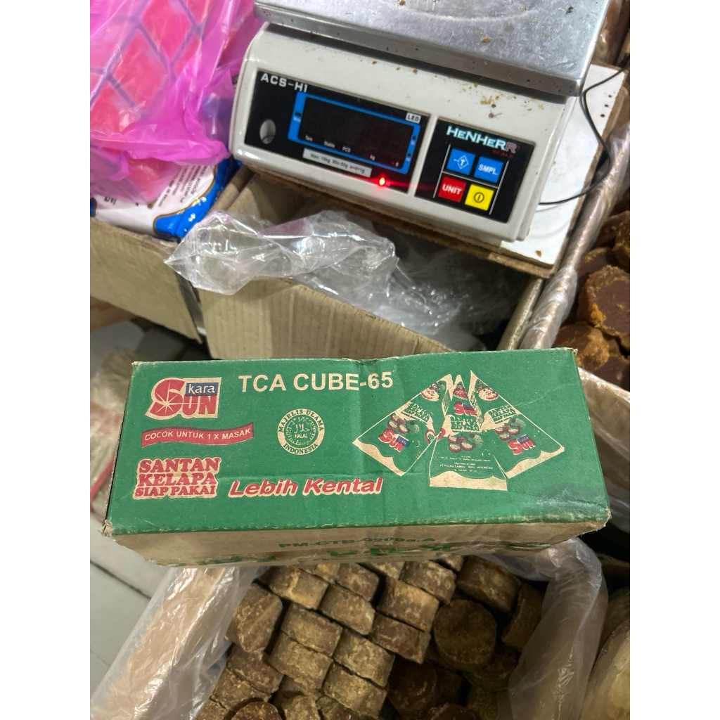 

Santan Sun Kara TCA Segitiga 65 ml per 1 dus isi 36