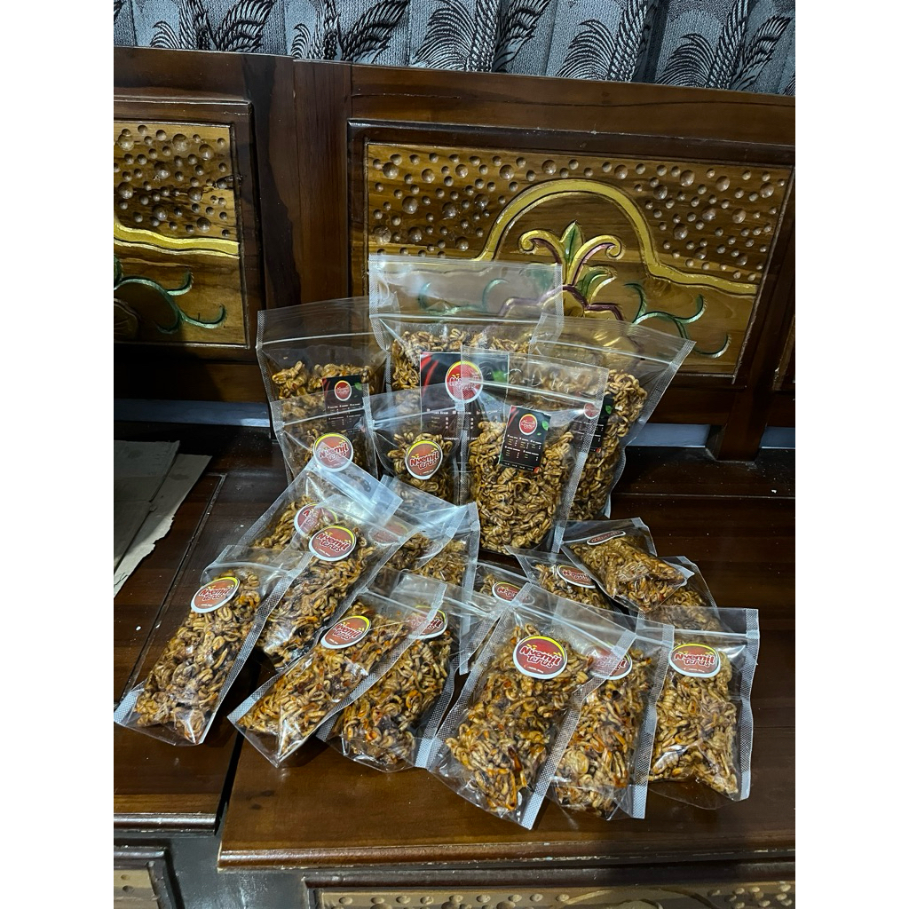 

Mie gulung pedas daun jeruk / Mie gulung gurih renyah pack 1kg/500gr/250gr/100gr Best Seller