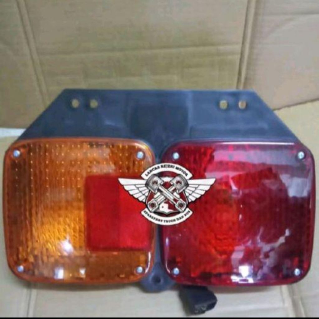 Lampu Stop Belakang HINO 500 HINO LOHAN 1SET ( KANAN KIRI)