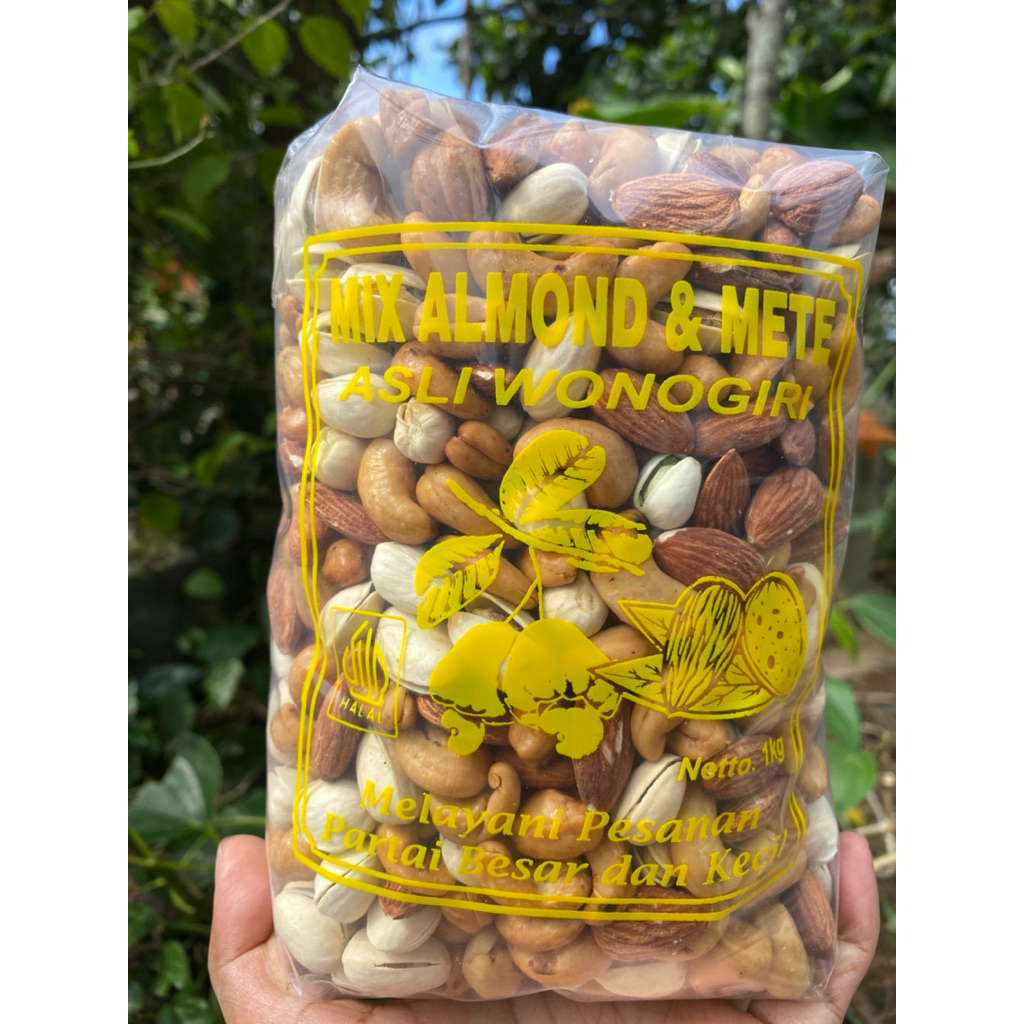 

Kacang mede mix almond dan pistachio Kacang Mete Wonogiri kacang almond panggang
