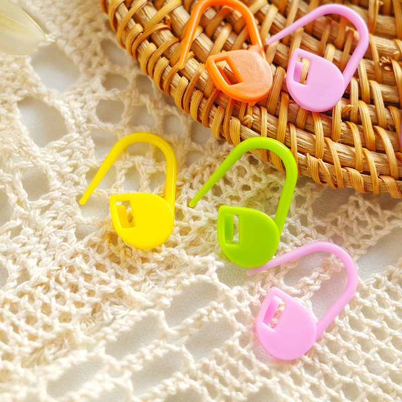 

STUDIO RAJUT - 5 PCS LOCKING STITCH MARKER PENITI PENANDA KLIP RAJUT WARNA WARNI RANDOM
