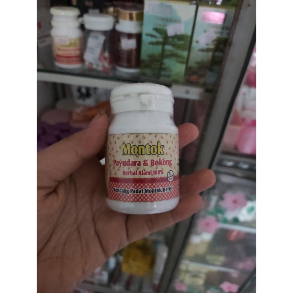 montok payudara dan bokong